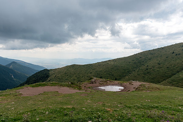 Езеро Червена локва, Стара планина